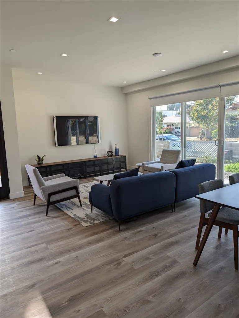 2026 Federal Avenue, Los Angeles, California 90025 home-pic-10