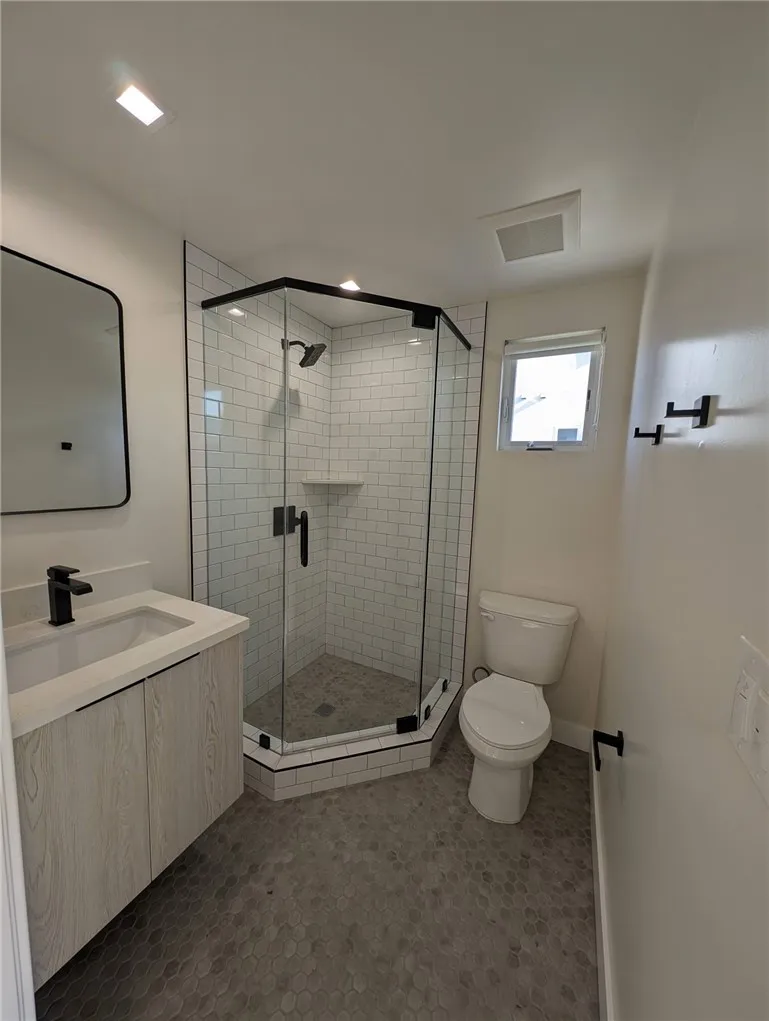2026 Federal Avenue, Los Angeles, California 90025 home-pic-2