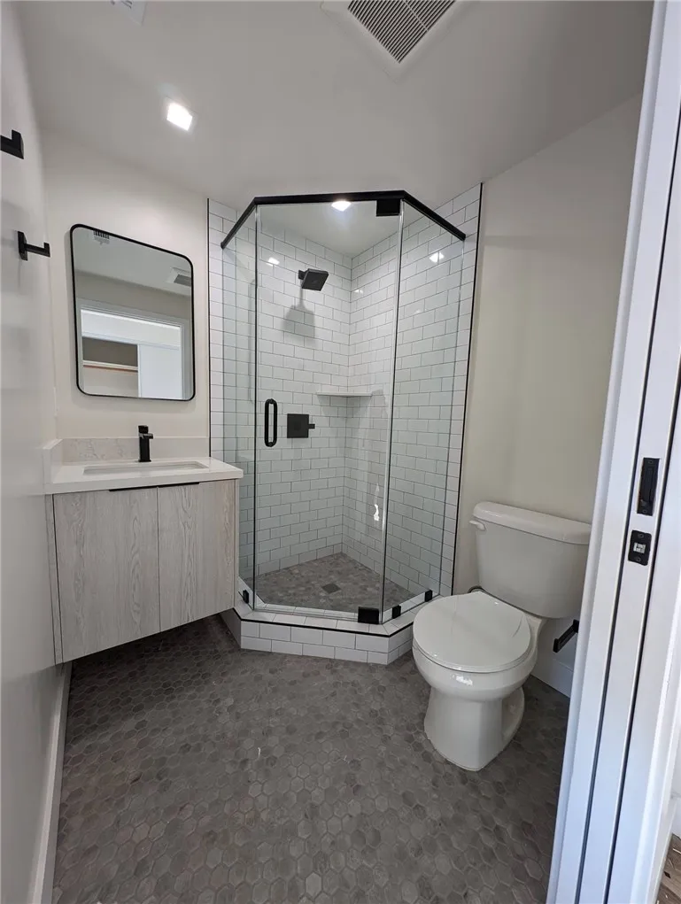2026 Federal Avenue, Los Angeles, California 90025 home-pic-7