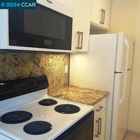 1195 Saranap Ave, Walnut Creek, California 94595