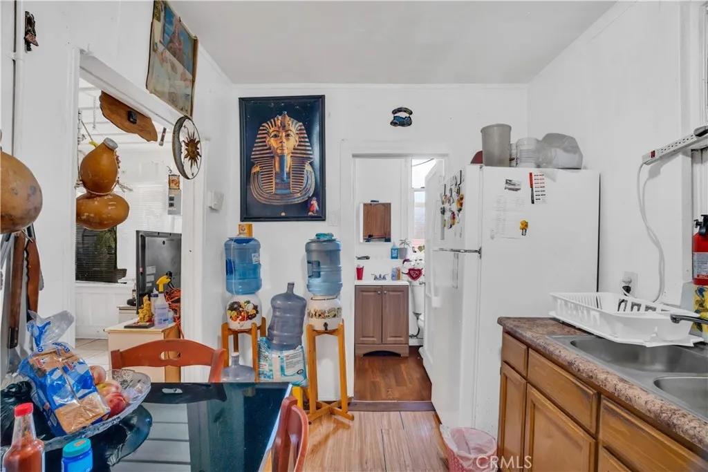 1643 W 46th Street, Los Angeles, California 90062 home-pic-17