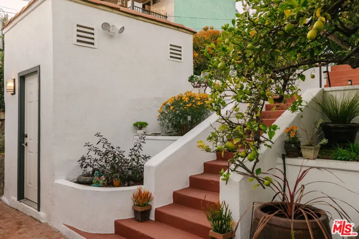 4335 York Boulevard, Los Angeles, California 90041