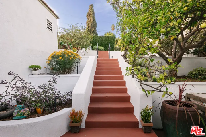 4335 York Boulevard, Los Angeles, California 90041