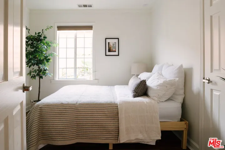 4335 York Boulevard, Los Angeles, California 90041