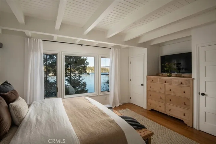 177 Rocky Point Road, Lake Arrowhead, California 92352