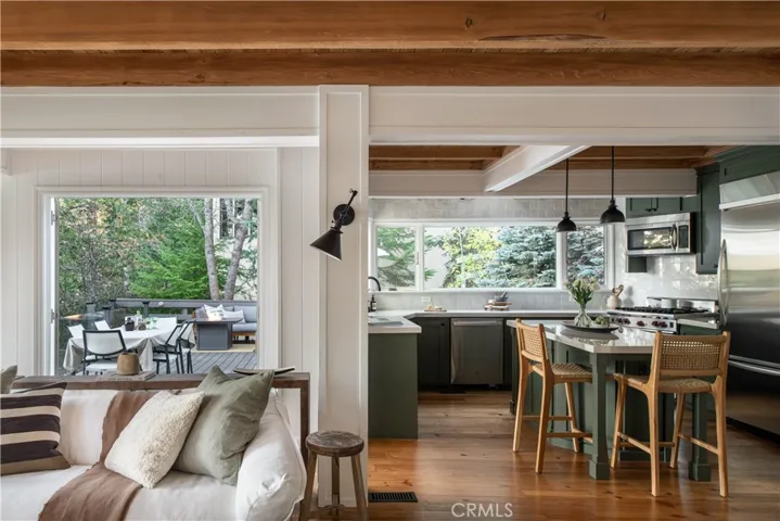 177 Rocky Point Road, Lake Arrowhead, California 92352
