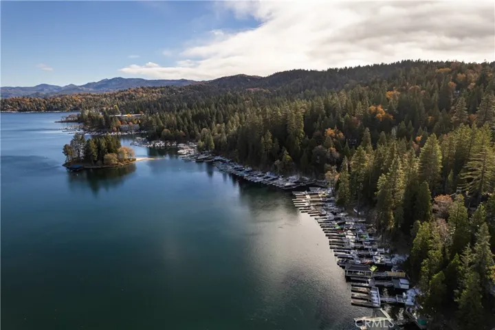 177 Rocky Point Road, Lake Arrowhead, California 92352