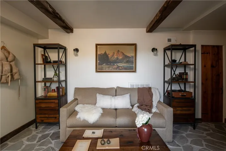 177 Rocky Point Road, Lake Arrowhead, California 92352