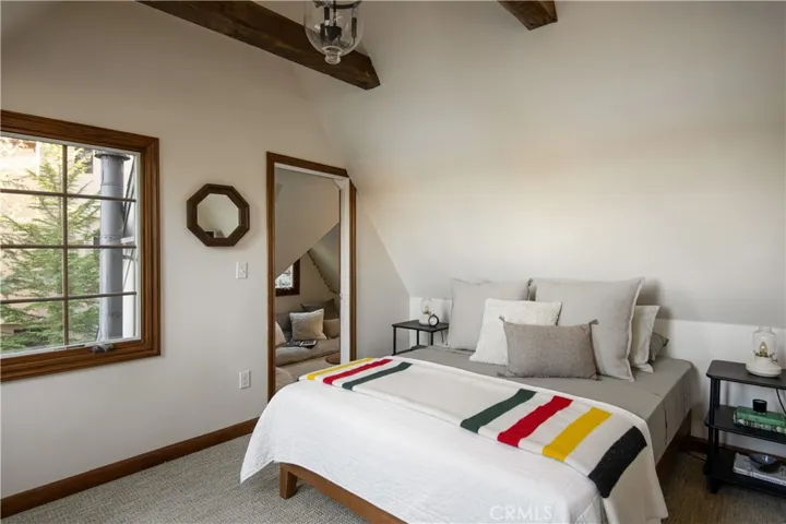 177 Rocky Point Road, Lake Arrowhead, California 92352