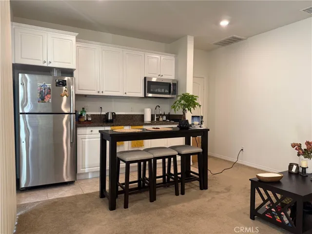13285 Eaglebluff Lane, Eastvale, California 92880