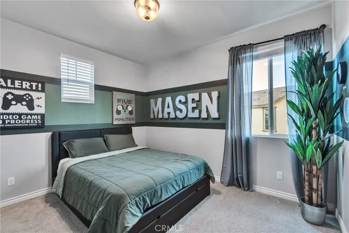 2nd bedroom