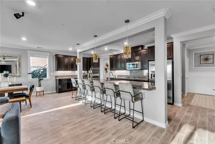 Dining room & kitchen island