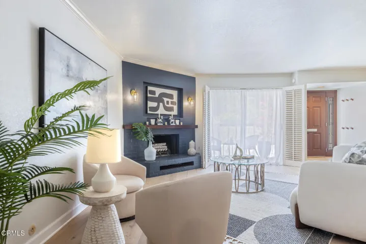 4459MoorparkWay-17
