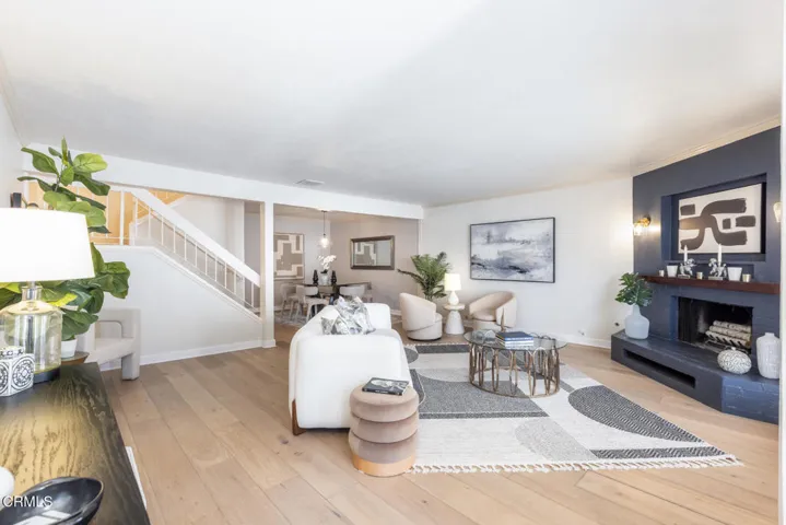 4459MoorparkWay-08