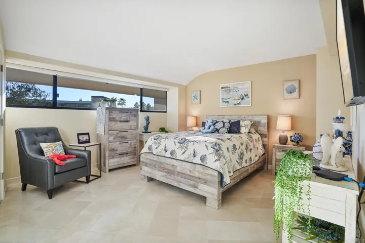 1150 Anchorage Lane 516, San Diego, California 92106
