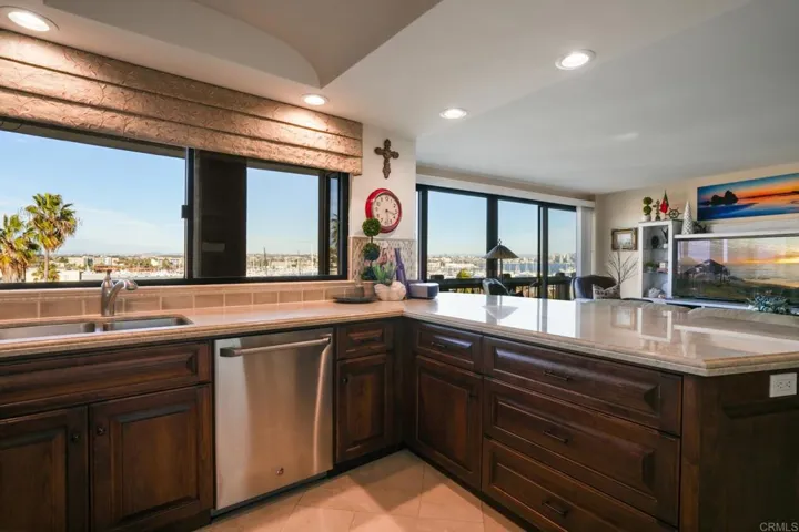1150 Anchorage Lane 516, San Diego, California 92106