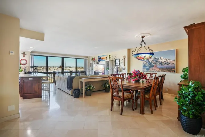 1150 Anchorage Lane 516, San Diego, California 92106