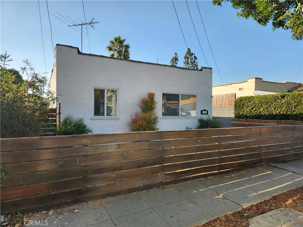 913 S Truro Avenue, Inglewood, California 90301 home-pic-23