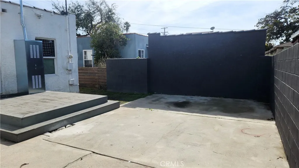 913 S Truro Avenue, Inglewood, California 90301 home-pic-21