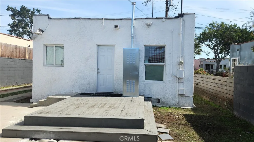 913 S Truro Avenue, Inglewood, California 90301 home-pic-19