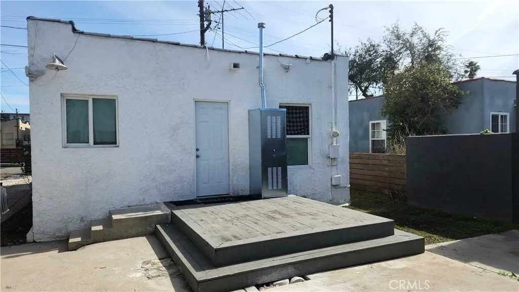 913 S Truro Avenue, Inglewood, California 90301 home-pic-20