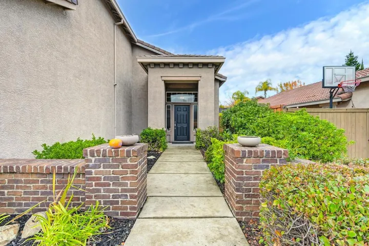 2043 Horseshoe Glen Circle, Folsom, California 95630