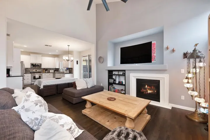 2043 Horseshoe Glen Circle, Folsom, California 95630