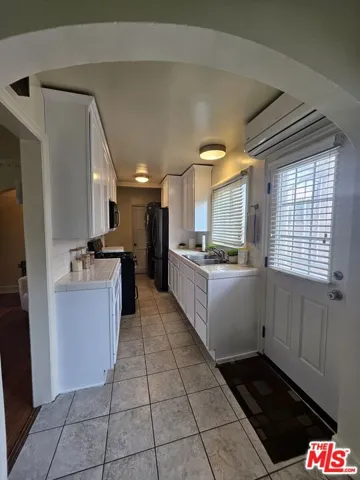110 N Edison Place, Long Beach, California 90802