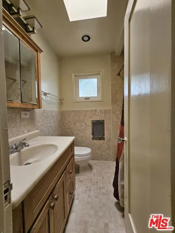 110 N Edison Place, Long Beach, California 90802