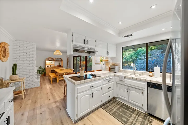 736 Del Valle Drive, Fallbrook, California 92028