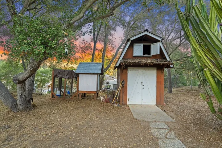 736 Del Valle Drive, Fallbrook, California 92028