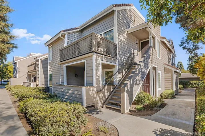 1095 Shadowridge Drive 131, Vista, California 92081
