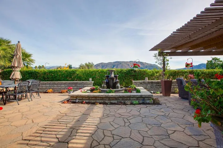 3212 Via Almonte, Fallbrook, California 92028