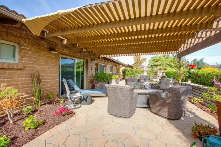 3212 Via Almonte, Fallbrook, California 92028