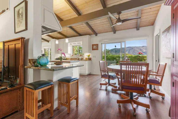 3212 Via Almonte, Fallbrook, California 92028