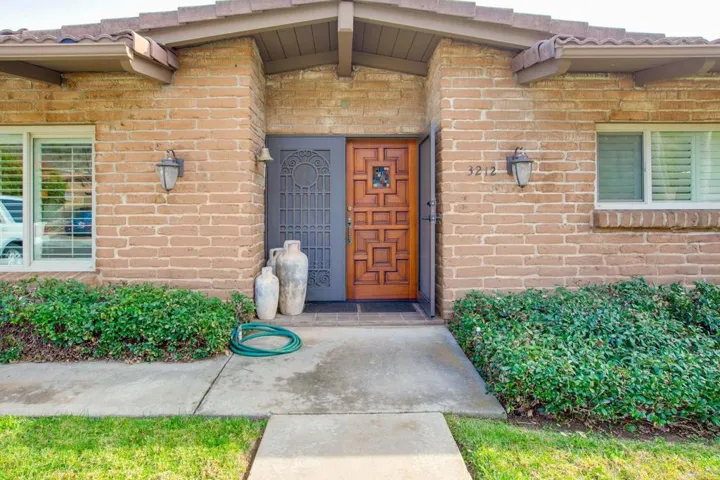 3212 Via Almonte, Fallbrook, California 92028
