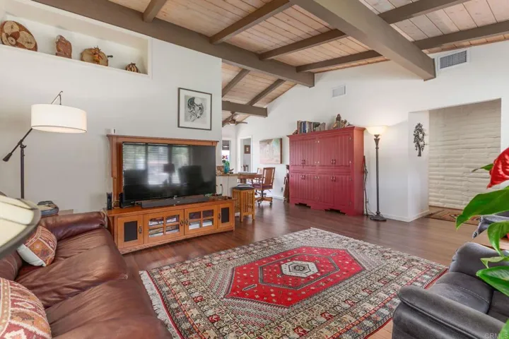 3212 Via Almonte, Fallbrook, California 92028