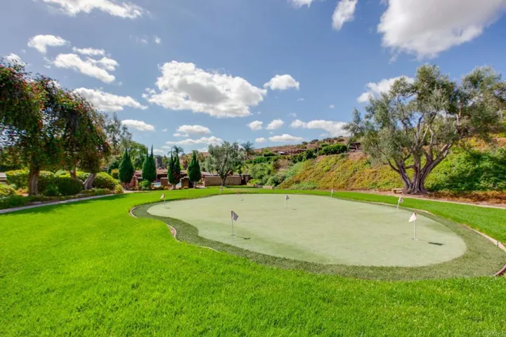 3212 Via Almonte, Fallbrook, California 92028