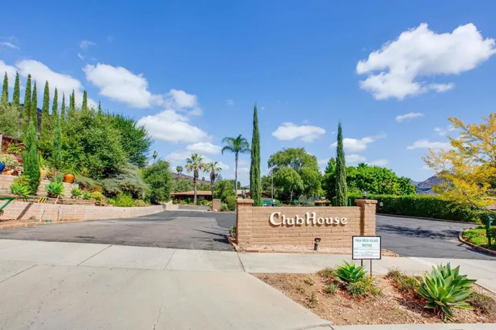 3212 Via Almonte, Fallbrook, California 92028