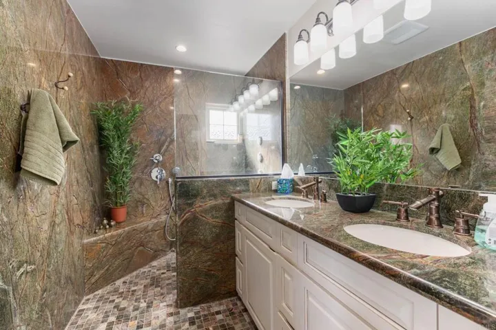 3212 Via Almonte, Fallbrook, California 92028