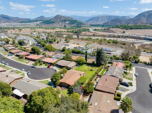 3212 Via Almonte, Fallbrook, California 92028