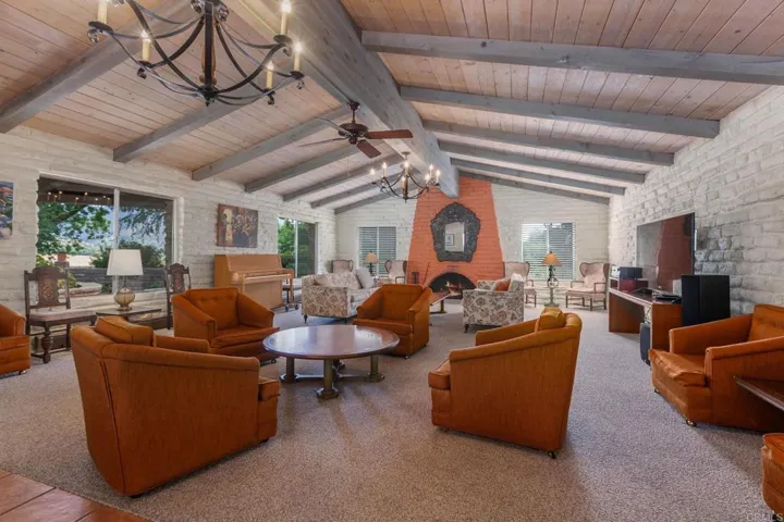 3212 Via Almonte, Fallbrook, California 92028
