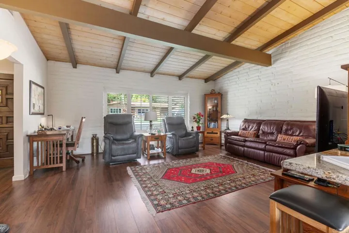 3212 Via Almonte, Fallbrook, California 92028