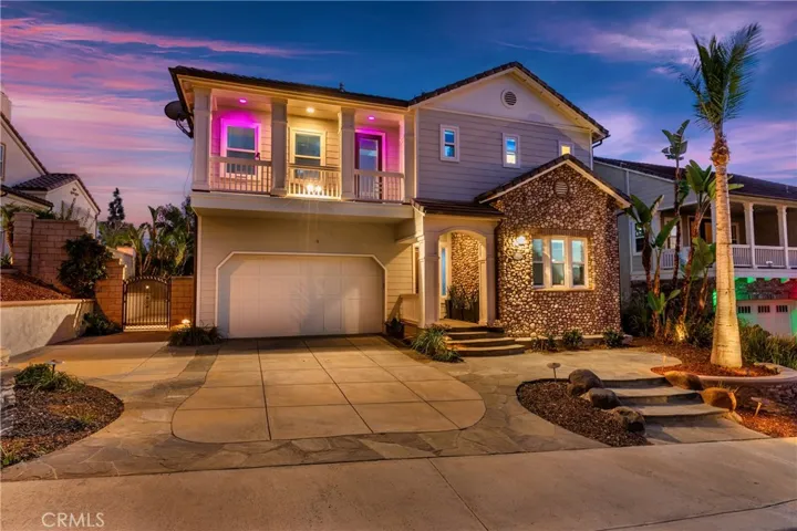 Great Curb Appeal!
