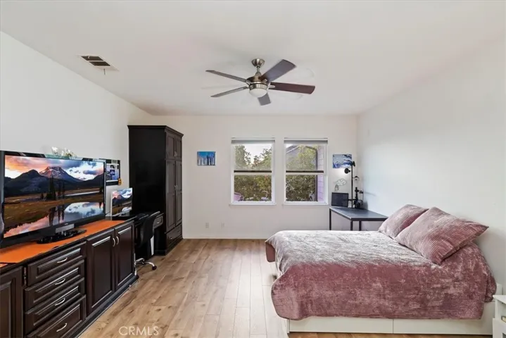 Upstairs Bedroom En-Suite 1