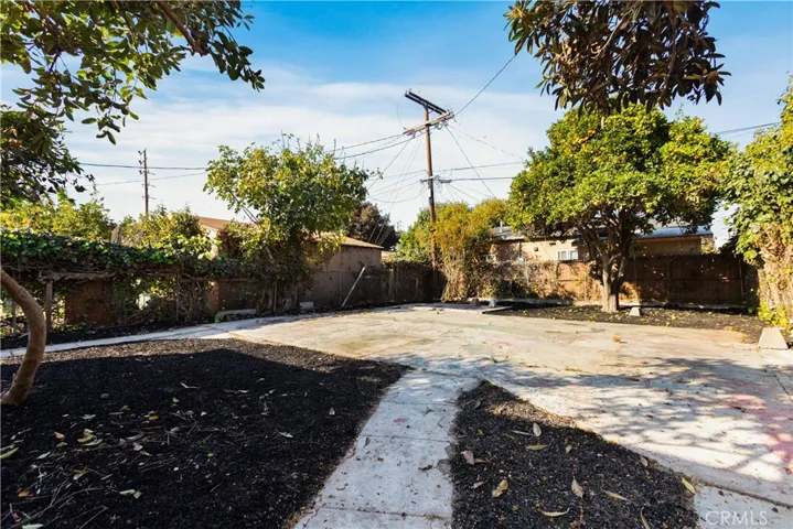 1113 E 95th Street, Los Angeles, California 90002