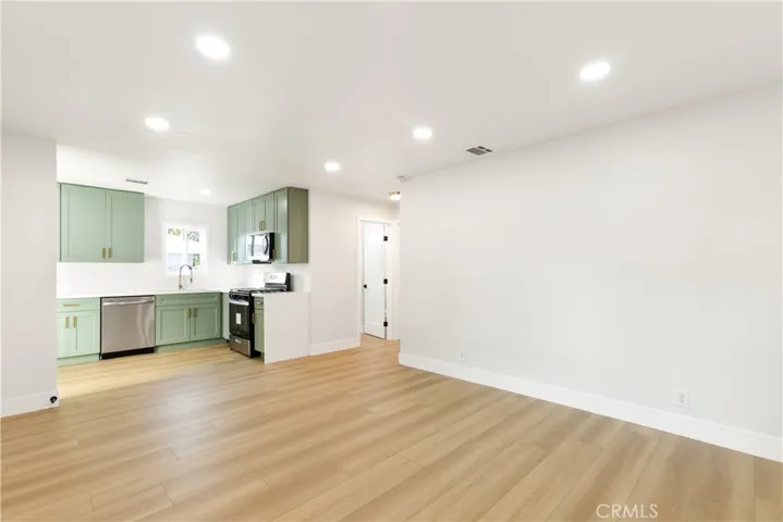 1113 E 95th Street, Los Angeles, California 90002