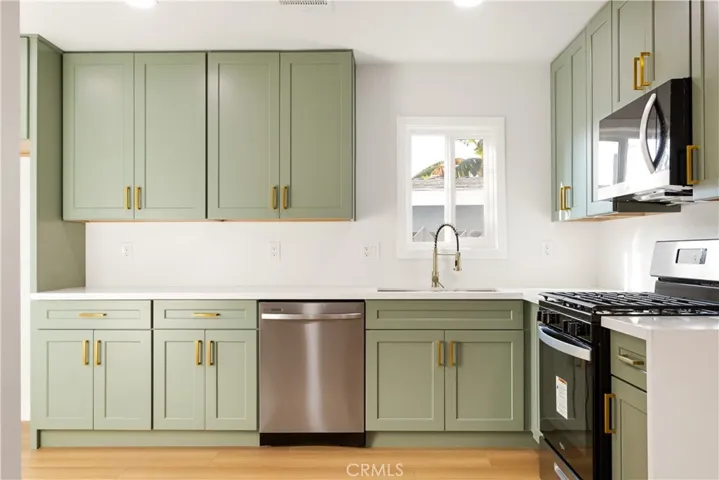 1113 E 95th Street, Los Angeles, California 90002