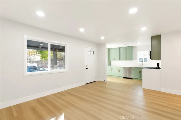 1113 E 95th Street, Los Angeles, California 90002