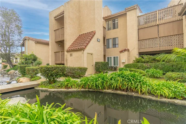 4861 Lago Drive 201, Huntington Beach, California 92649